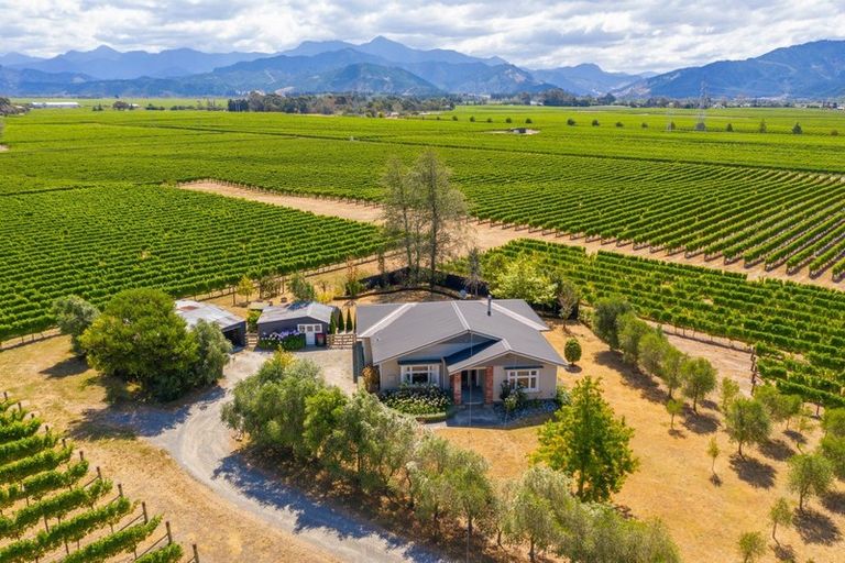 Photo of property in 71 Alma Street North, Renwick, 7204