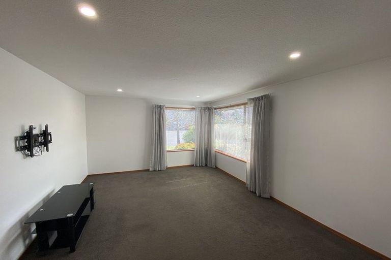 Photo of property in 2/12 Dumfries Drive, Hei Hei, Christchurch, 8042