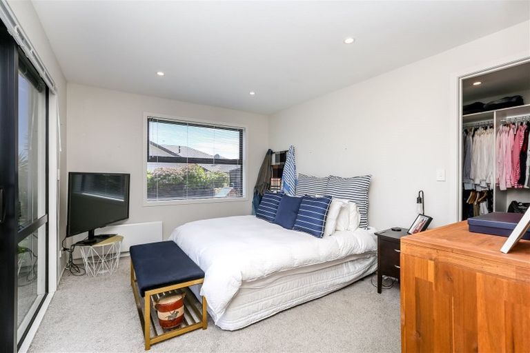 Photo of property in 82 Karamea Street, Whalers Gate, New Plymouth, 4310