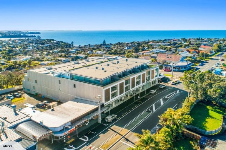 Photo of property in 203/585 Beach Road, Rothesay Bay, Auckland, 0630