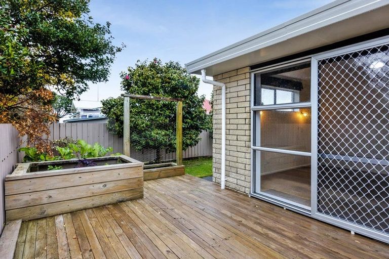 Photo of property in 6 Manse Street, Hawera, 4610