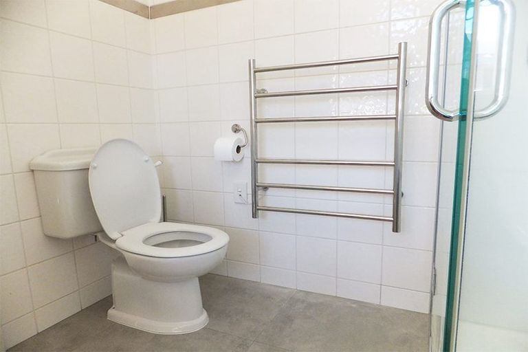 Photo of property in 85 Saint Andrews Hill Road, Mount Pleasant, Christchurch, 8081