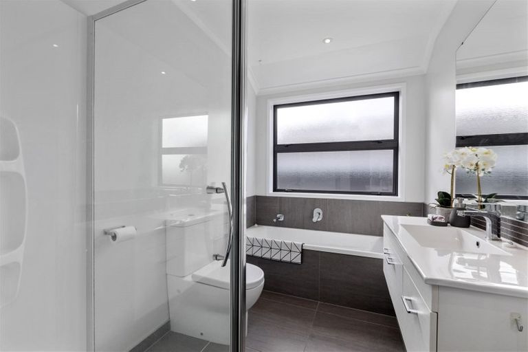 Photo of property in 4 Teal Way, Hobsonville, Auckland, 0616