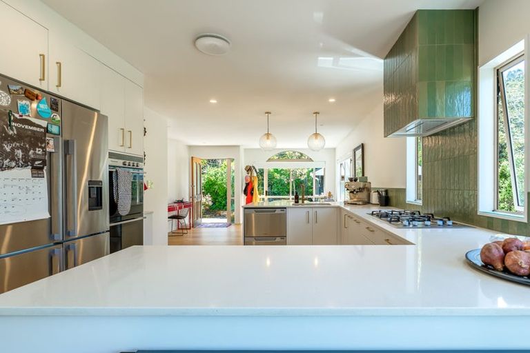 Photo of property in 46 Huia Road, Titirangi, Auckland, 0604