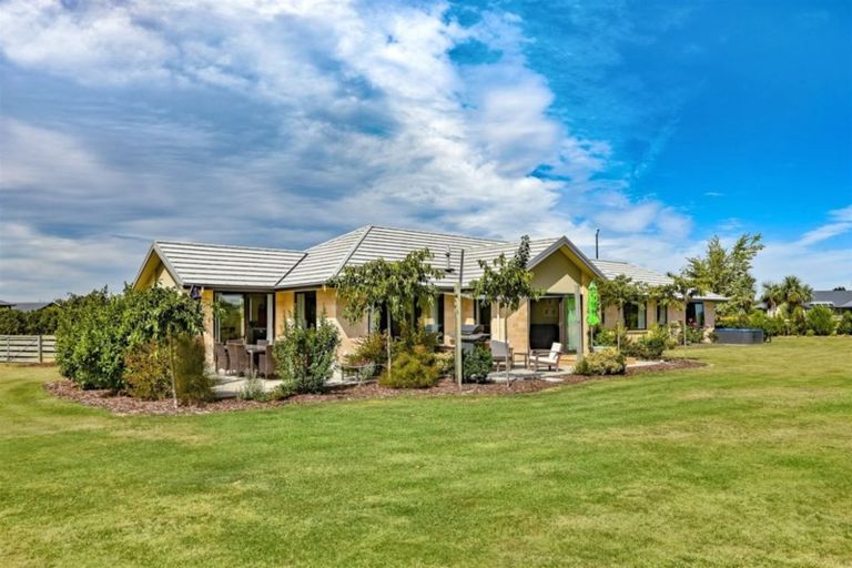 Photo of property in 2 Jacks Drive, West Melton, 7618