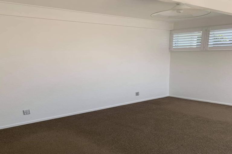 Photo of property in 3/252 Hurstmere Road, Takapuna, Auckland, 0622