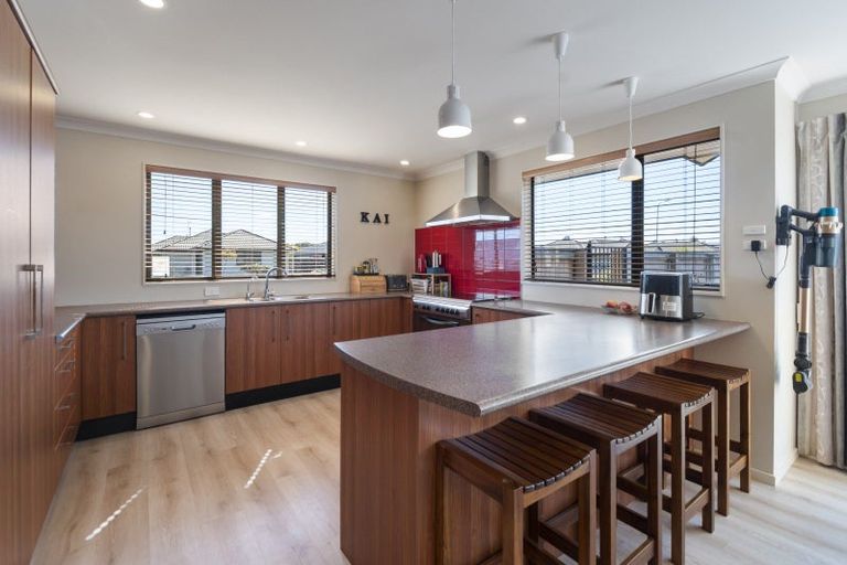 Photo of property in 42 Peter Hall Drive, Kelvin Grove, Palmerston North, 4414