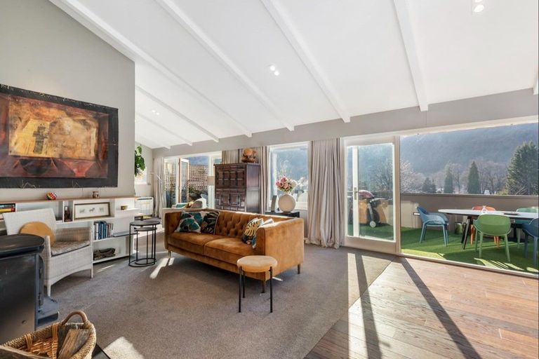 Photo of property in 10 Suffolk Street, Arrowtown, 9302