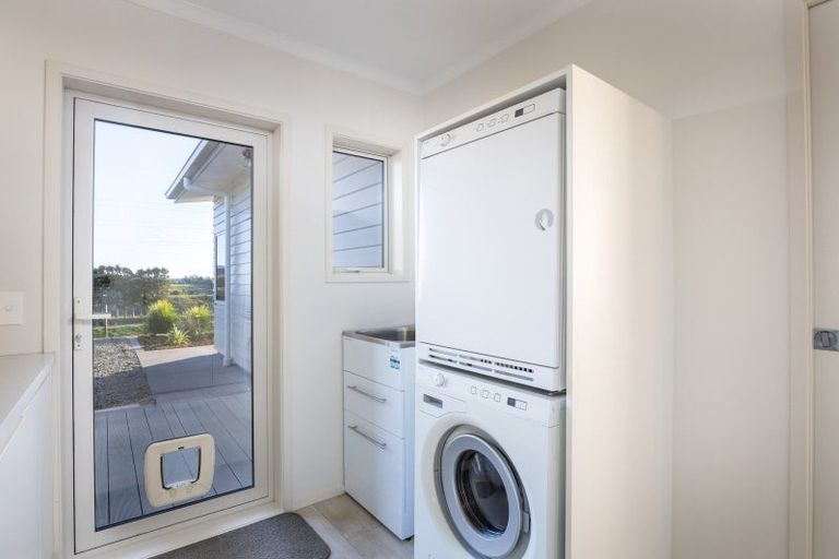 Photo of property in 576a Mangorei Road, Mangorei, New Plymouth, 4371