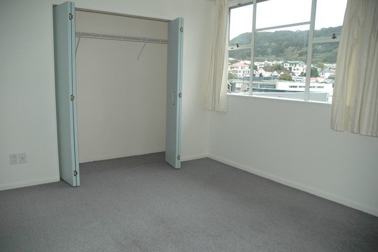 Photo of property in Grandstand Apartments, 6/80 Kent Terrace, Mount Victoria, Wellington, 6011