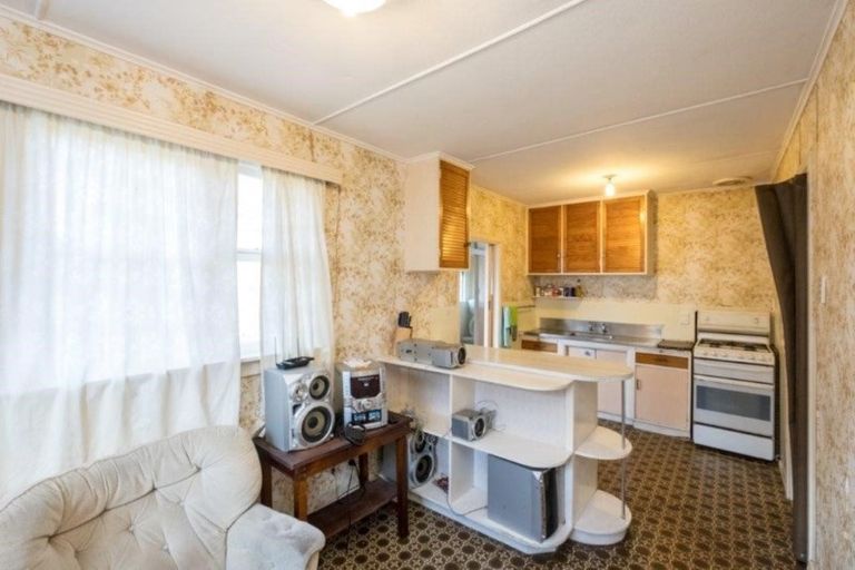 Photo of property in 64 Disraeli Street, Hawera, 4610