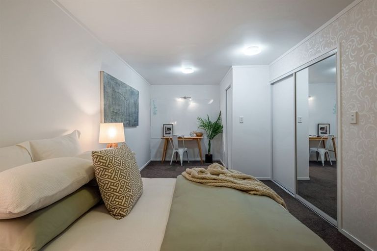 Photo of property in 17 Brigantine Drive, Beach Haven, Auckland, 0626