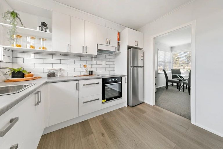 Photo of property in 2/17 Settlement Road, Papakura, 2110