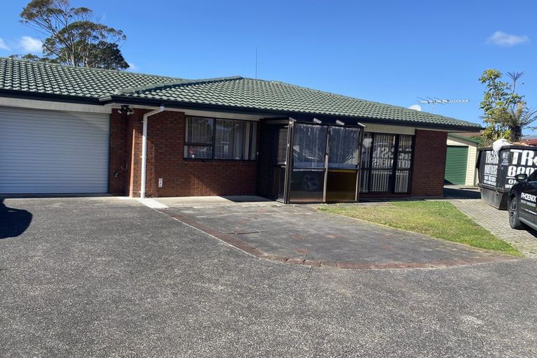 Photo of property in 1/6 Annette Avenue, Te Atatu South, Auckland, 0610