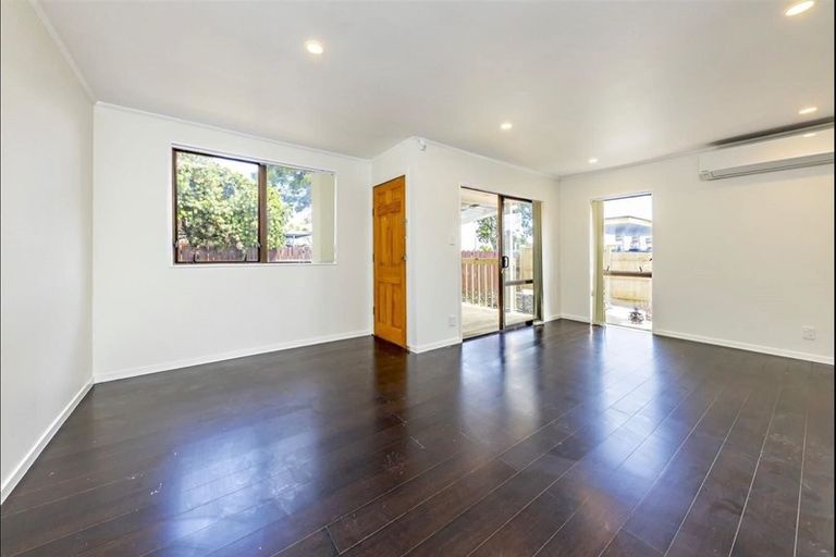Photo of property in 1/149 Te Irirangi Drive, Flat Bush, Auckland, 2019