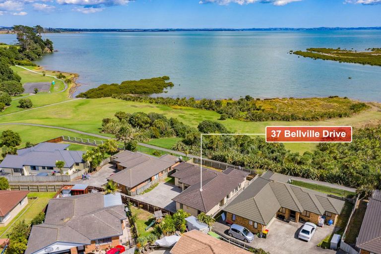Photo of property in 37 Bellville Drive, Clendon Park, Auckland, 2103