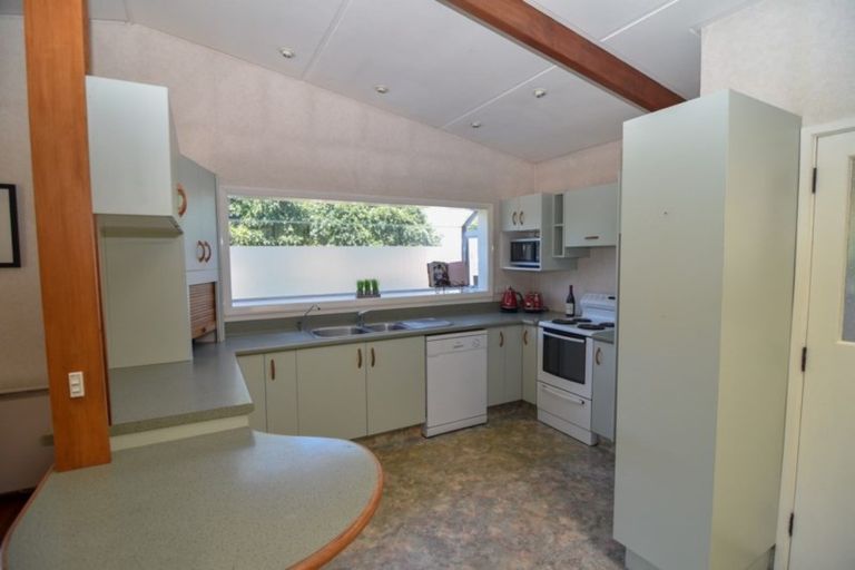 Photo of property in 22 Victoria Street, Carterton, 5713