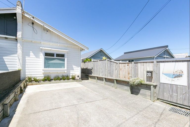 Photo of property in 201 Onepu Road, Lyall Bay, Wellington, 6022