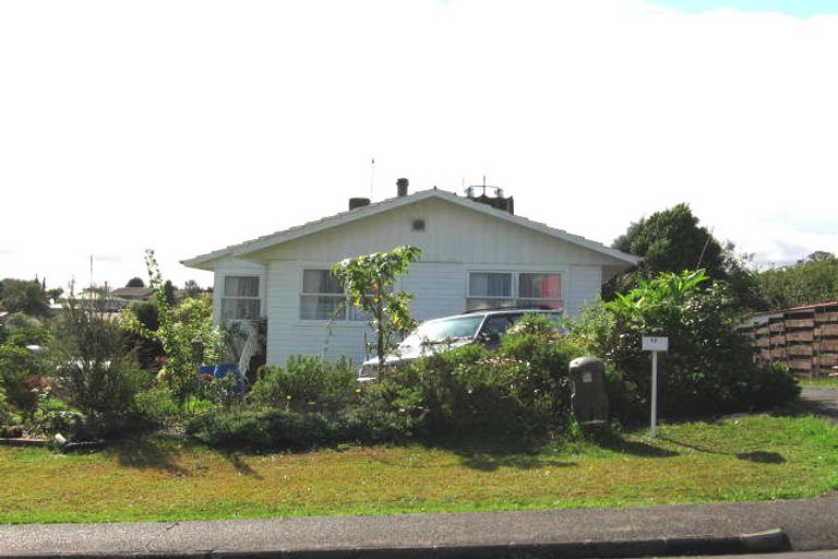 Photo of property in 12 Kaikoura Street, Henderson, Auckland, 0612