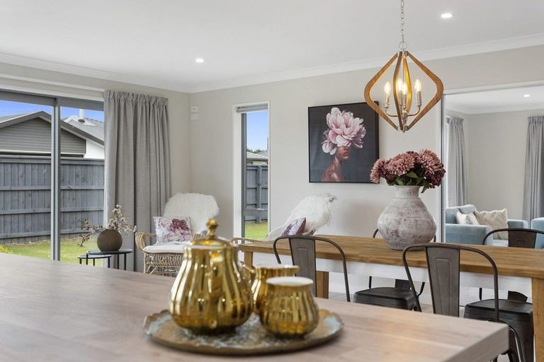 Photo of property in 15 Saint James Place, Rangiora, 7400