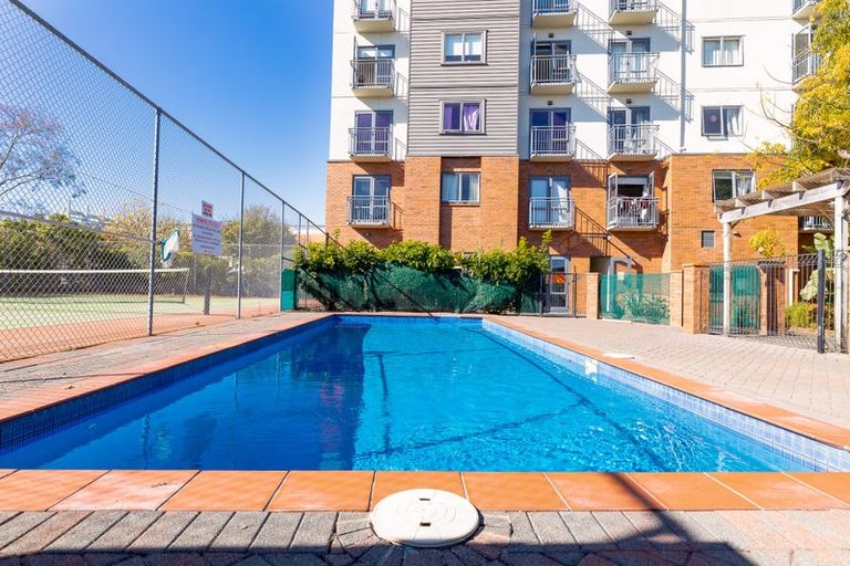 Photo of property in 5e/10 Crown Lynn Place, New Lynn, Auckland, 0600