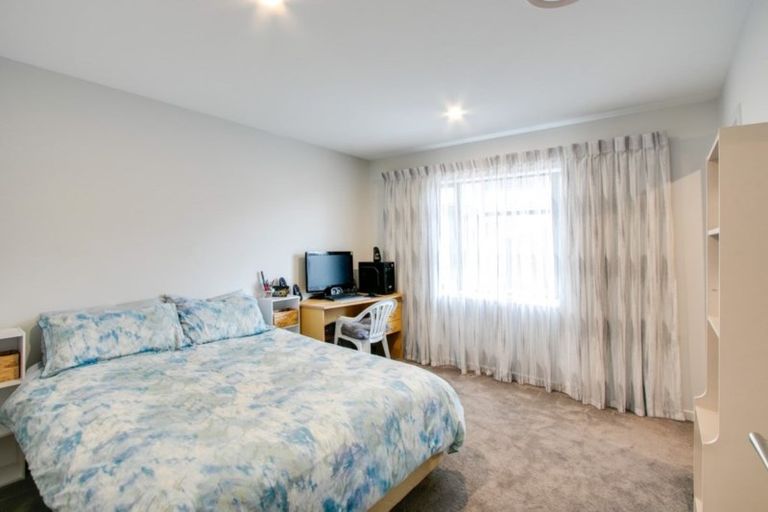 Photo of property in 22 Rakaia Way, Poraiti, Napier, 4112
