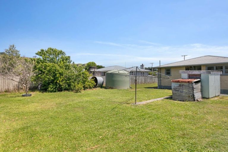 Photo of property in 10 Currie Street, Te Karaka, 4022