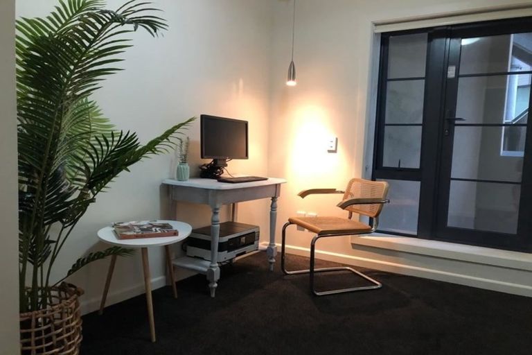 Photo of property in Westhaven Apartments, 15/127 Molesworth Street, Thorndon, Wellington, 6011