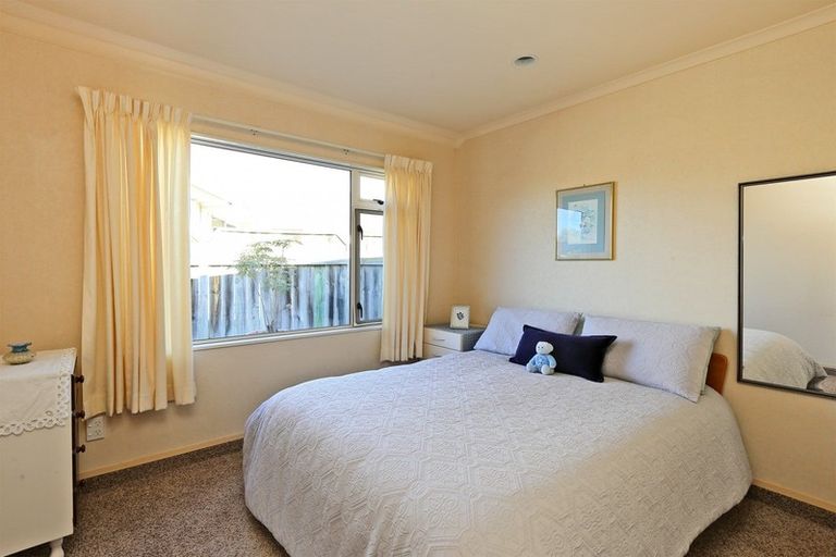 Photo of property in 10 Rutland Place, Taradale, Napier, 4112