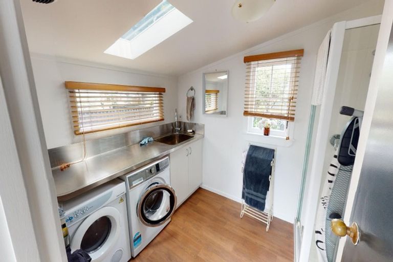 Photo of property in 24 Brassey Road, Saint Johns Hill, Whanganui, 4500