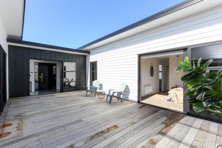 Photo of property in 41 Cyrus Street, Whalers Gate, New Plymouth, 4310