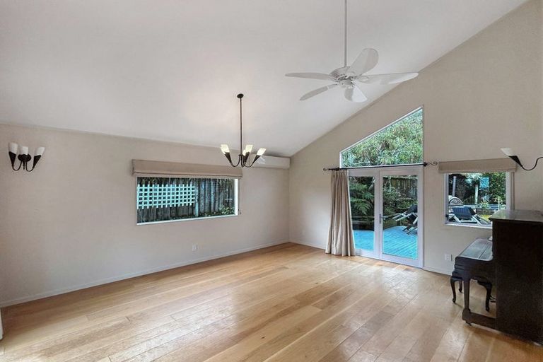 Photo of property in 1a Tui Crescent, Waikanae, 5036