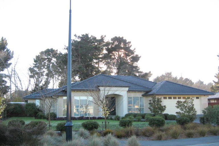 Photo of property in 35 Hemingway Place, Spencerville, Christchurch, 8083