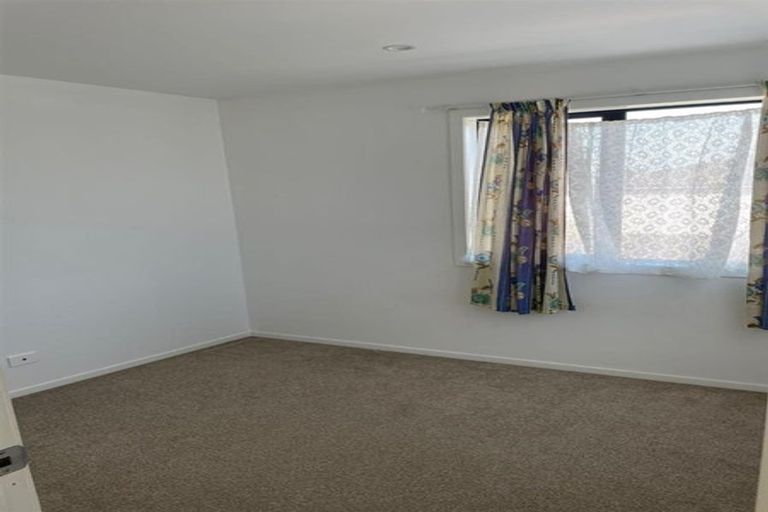 Photo of property in 3157 Great North Road, New Lynn, Auckland, 0600