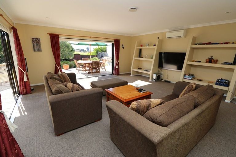 Photo of property in 14 Andresen Street, Foxton Beach, Foxton, 4815