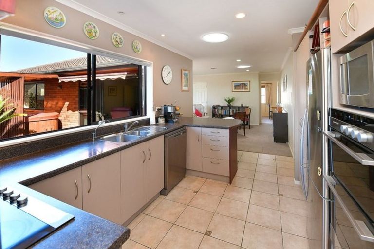 Photo of property in 16 Commodore Court, Gulf Harbour, Whangaparaoa, 0930