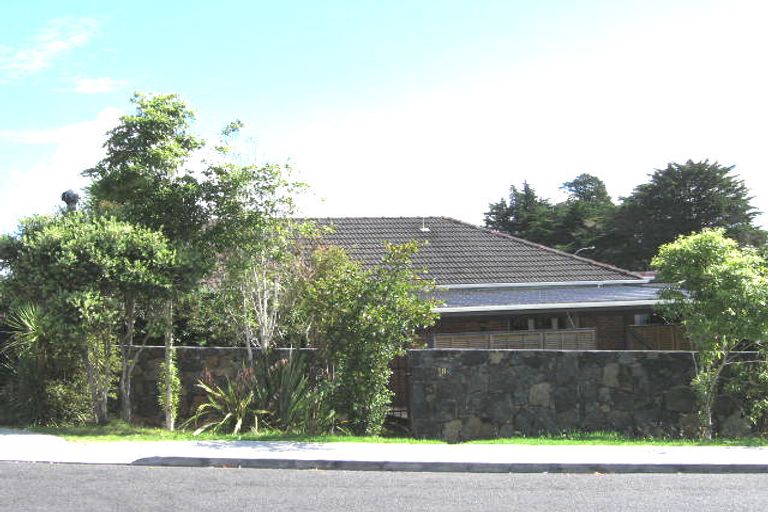 Photo of property in 1a Bishop Street, Green Bay, Auckland, 0604