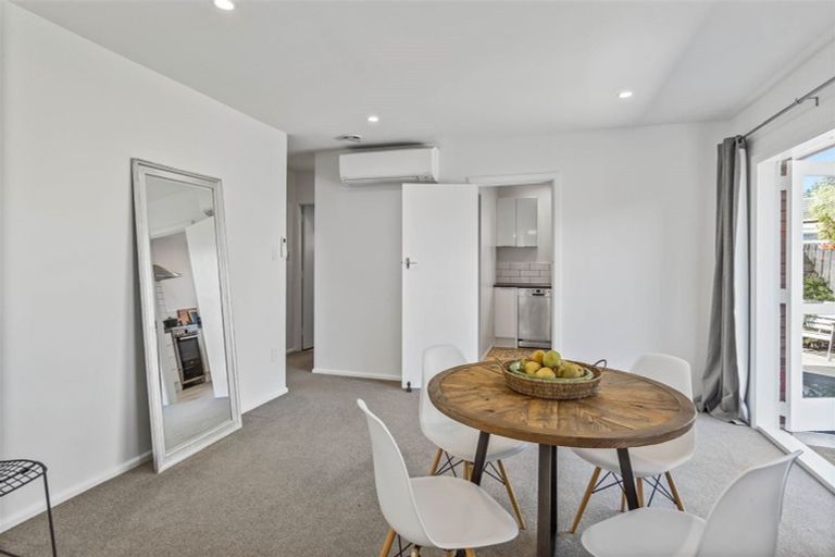 Photo of property in 2/104a Idris Road, Bryndwr, Christchurch, 8052