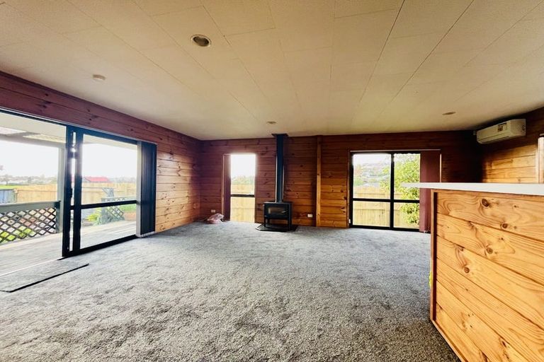 Photo of property in 36 Meadowvale Rise, Titirangi, Auckland, 0604