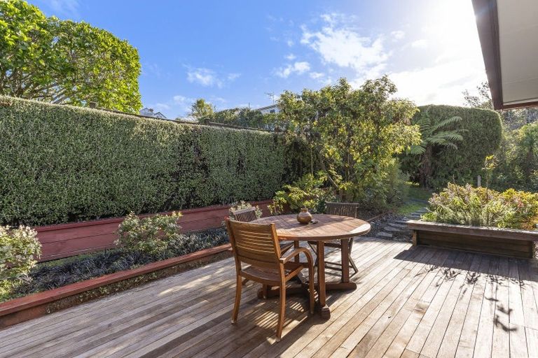 Photo of property in 55a Hinemoa Street, Birkenhead, Auckland, 0626