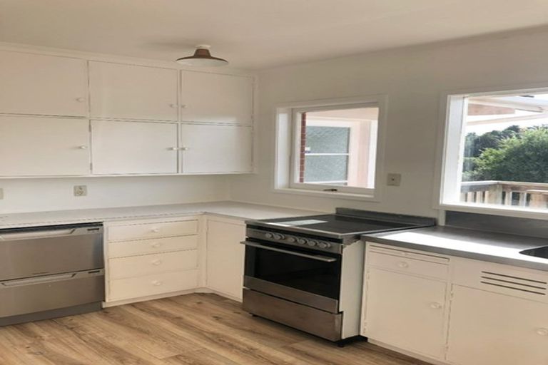 Photo of property in 9 Markham Place, Bucklands Beach, Auckland, 2012