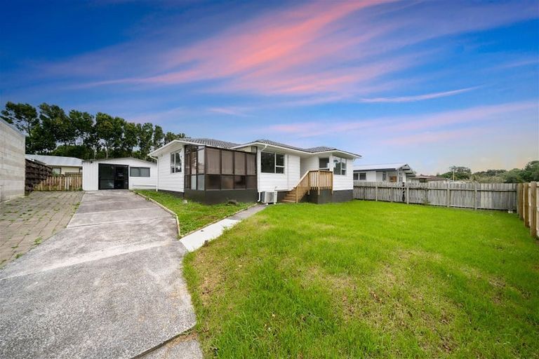Photo of property in 24 Killington Crescent, Mangere, Auckland, 2022