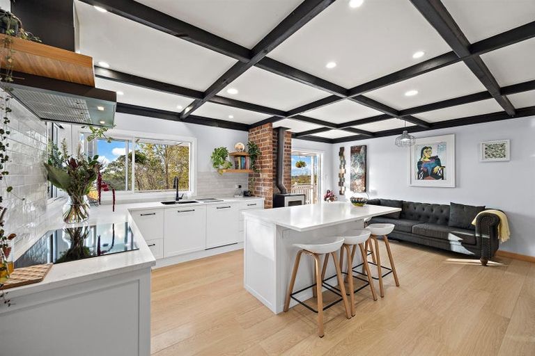 Photo of property in 1410 Old North Road, Helensville, 0875