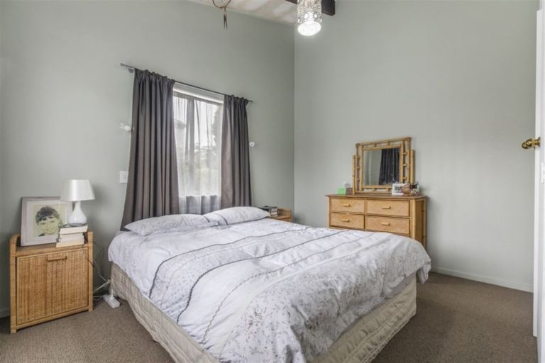 Photo of property in 65 Don Buck Road, Massey, Auckland, 0614