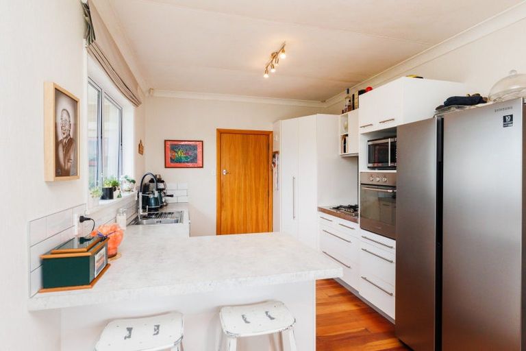 Photo of property in 38 Liverpool Street, Takaro, Palmerston North, 4412