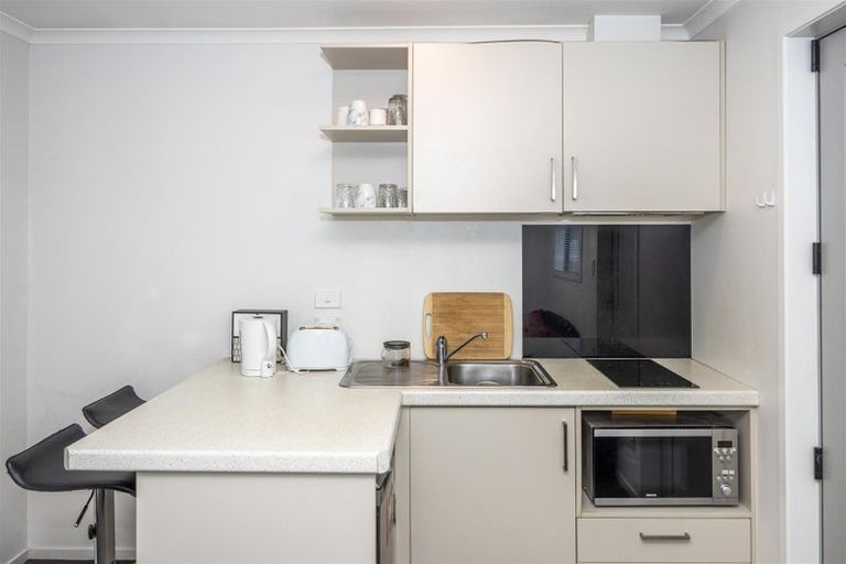 Photo of property in 12 Crescent Court, Melville, Hamilton, 3206