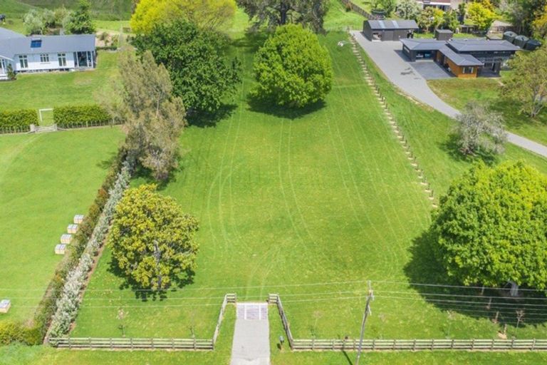 Photo of property in 15 Lindsay Road, Levin, 5510