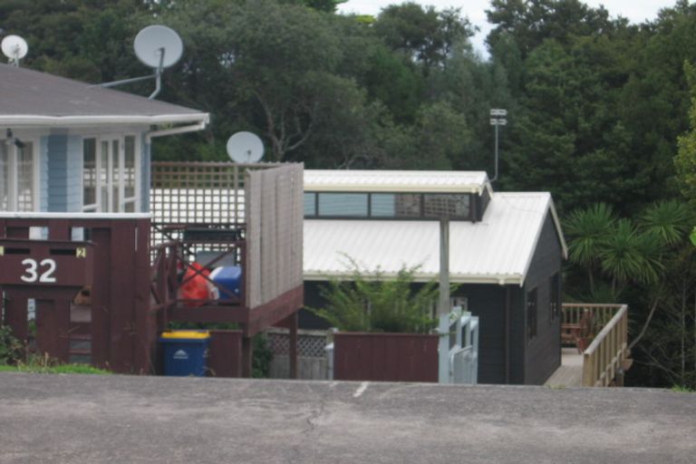 Photo of property in 1/32 Seaview Road, Glenfield, Auckland, 0629