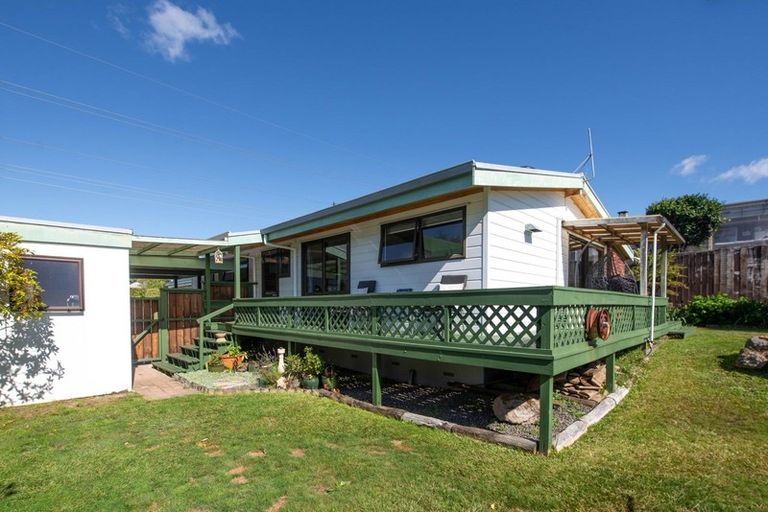 Photo of property in 18 Carter Drive, Pomare, Rotorua, 3015