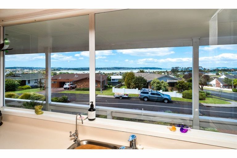 Photo of property in 2 Parkside Road, West Harbour, Auckland, 0618